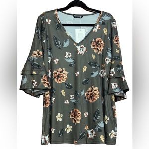 BloomChic Ruffle Sleeve V Neck Floral Top Sz 10 (M)